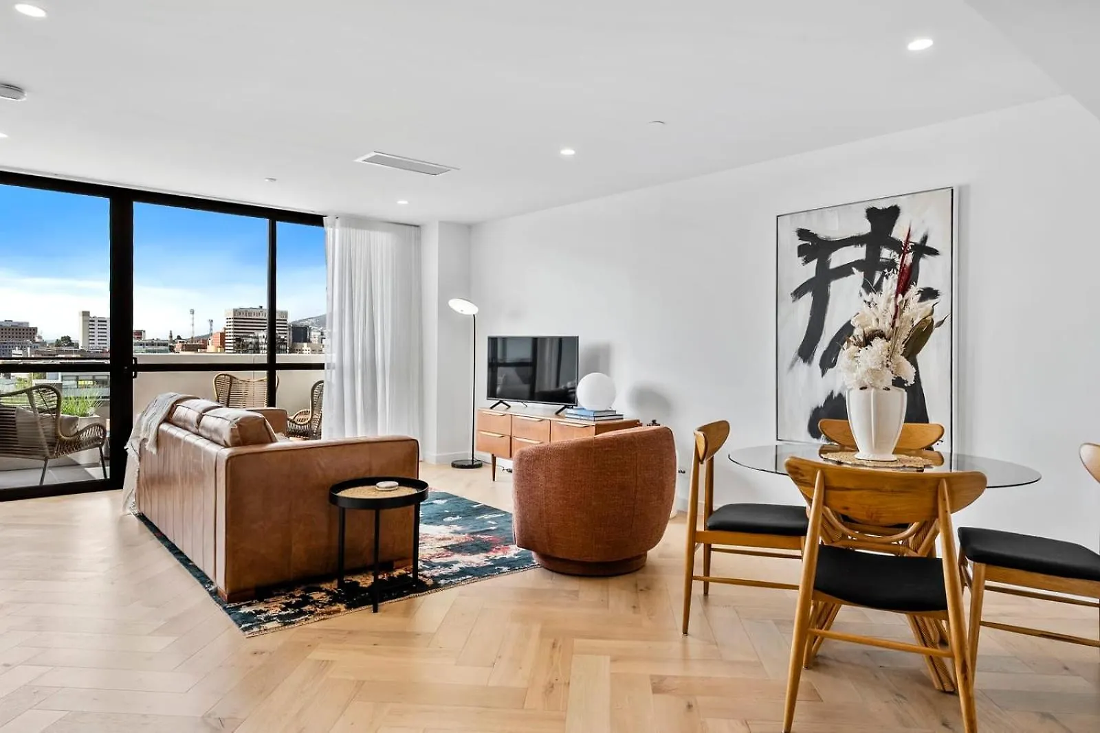 Apartment Cityscape At The Elliott In The Heart Of Hobart Australia